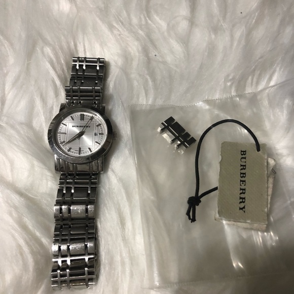 BURBERRY Classic Bracelet Watch in Silver - Picture 3 of 8